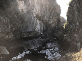 百洞峡探幽