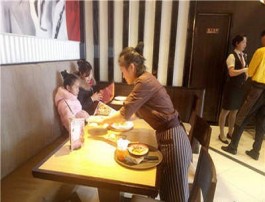 必胜客兼职18元一小时是真是假？