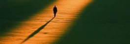 一副真正的烂牌，是父母带给一个人的悲观、恐惧、绝望、自私、冷漠和自我厌弃等