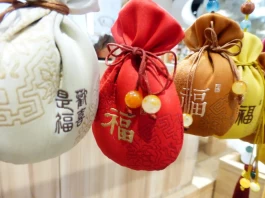 5元进货，转手能卖300多！新型的摆摊项目，做的人还不多