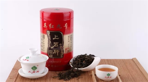 英德上茗轩茶叶公司：金牌英德绿茶PK英德红茶红星闪闪
