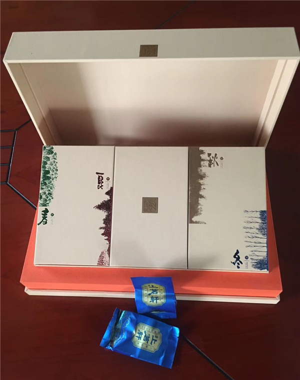广东省英德市上茗轩茶叶公司新品包装礼盒老树红茶发售！