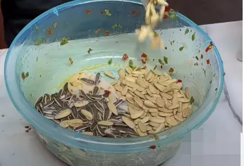 10元成本卖100，一年能挣30万！只需简单加工的摆摊爆品