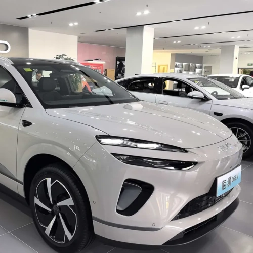 这几年，小汽车已经成为许多打工人的累赘