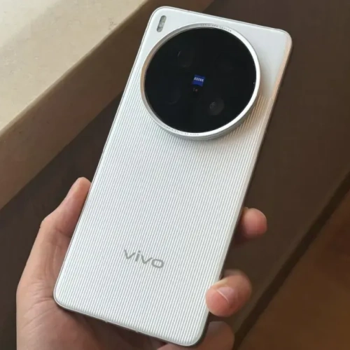 vivo X300 Ultra配置参数曝光，对比vivo X200 Ultra有哪些升级变化？