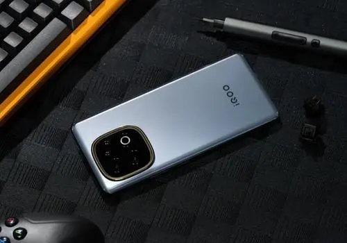 2025年12月买手机，这5款2000元左右的机型闭眼买不出错