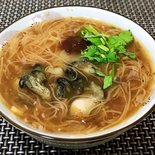 海风里的蚵仔面线