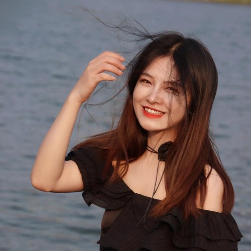 不管你觉得那个人有多傻多普通，他只要比你有钱，就一定比你聪明