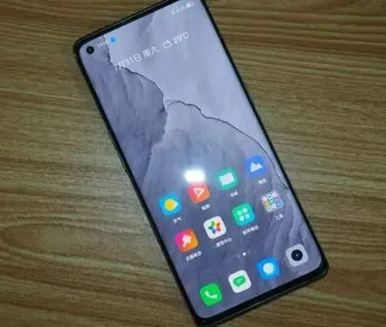 1500元手机值得入手吗？这三款性价比中的天花板